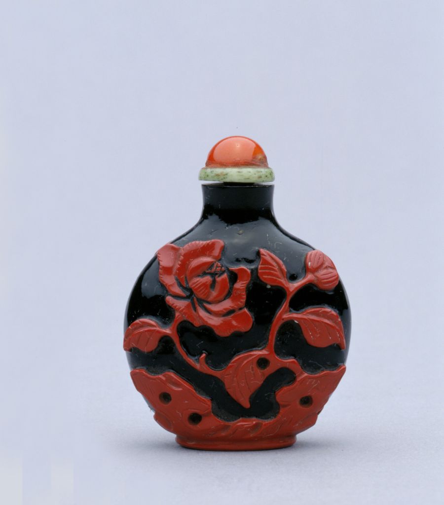 图片[1]-Black-coated cowpea red glass tea-flower snuff bottle-China Archive